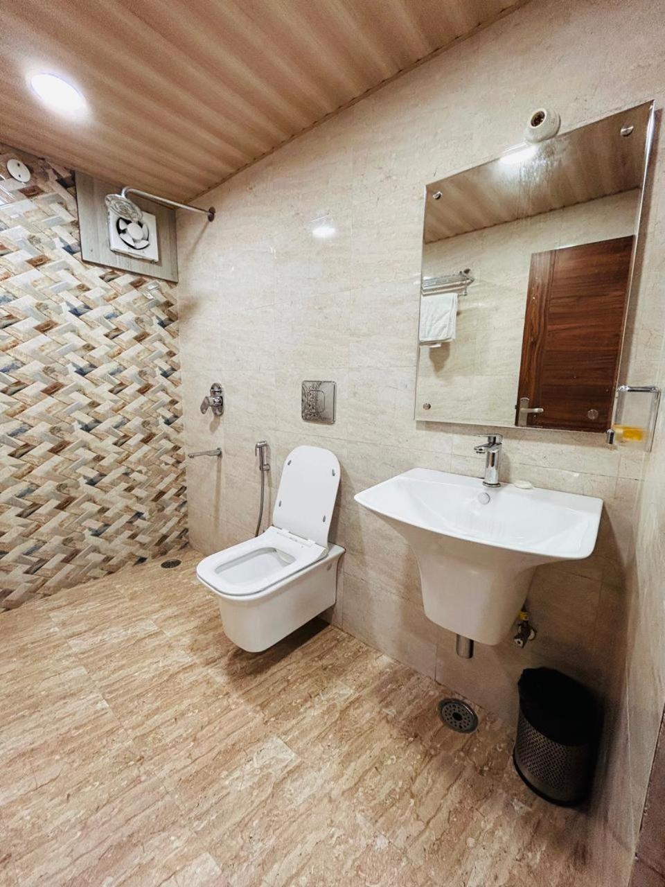 Yog Maya Regency B&B Shimla Zewnętrze zdjęcie